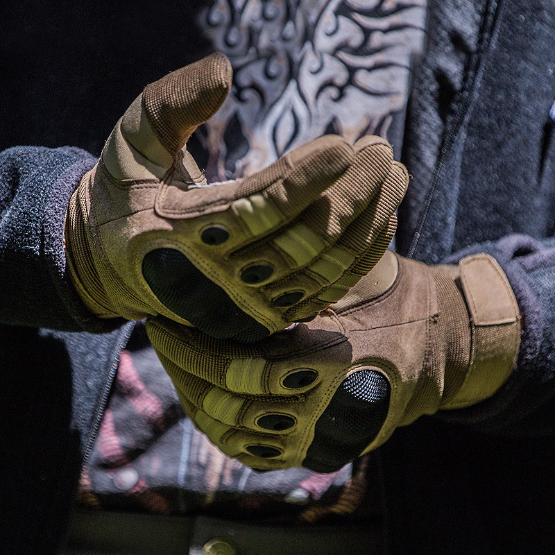 Tactische handschoenen met aan - Hunting Outdoor Logos recensie en prijs