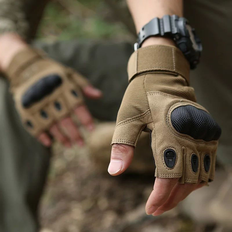 Tactische handschoenen met aan - Hunting Outdoor Logos recensie en prijs