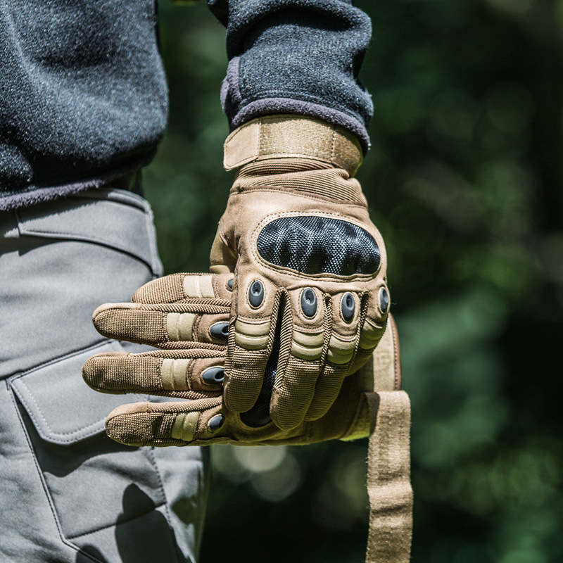 Tactische handschoenen met aan - Hunting Outdoor Logos recensie en prijs